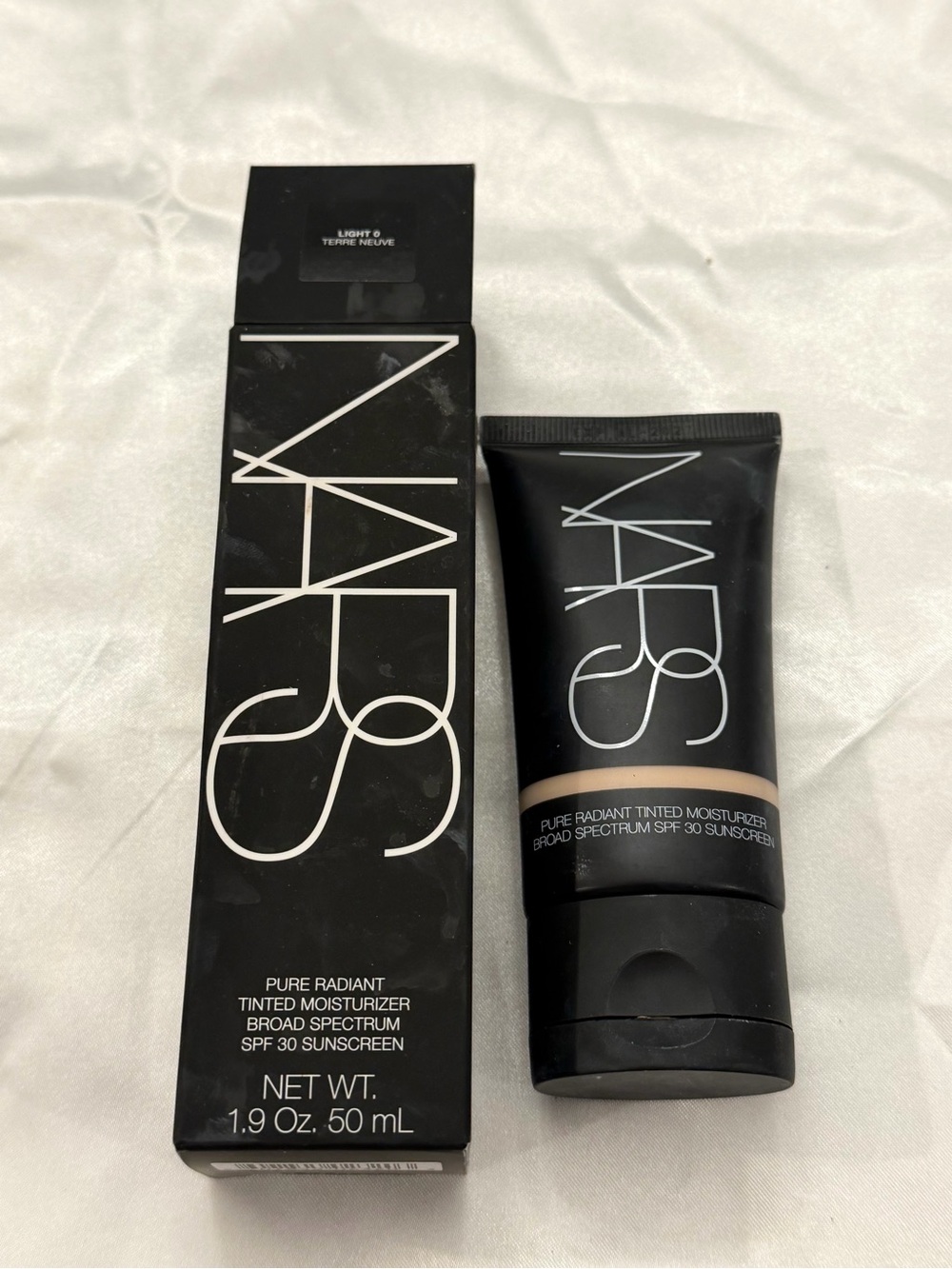 NARS Pure Radiant Tinted Moisturizer SPF 30 Sunscreen LIGHT 0 TERRE NEUVE New